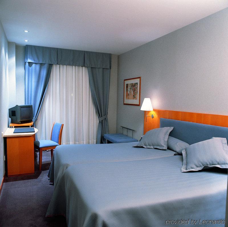 Hotel Ciudad De Валадоид Стая снимка