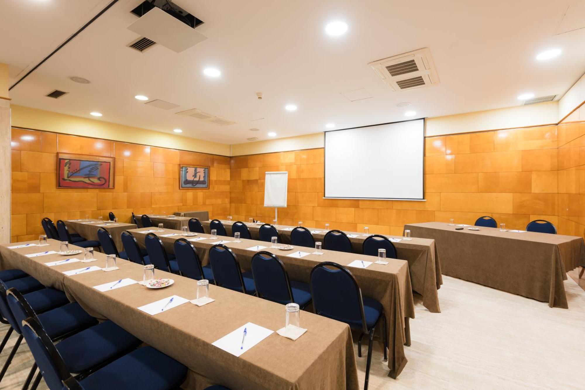 Hotel Ciudad De Валадоид Екстериор снимка
