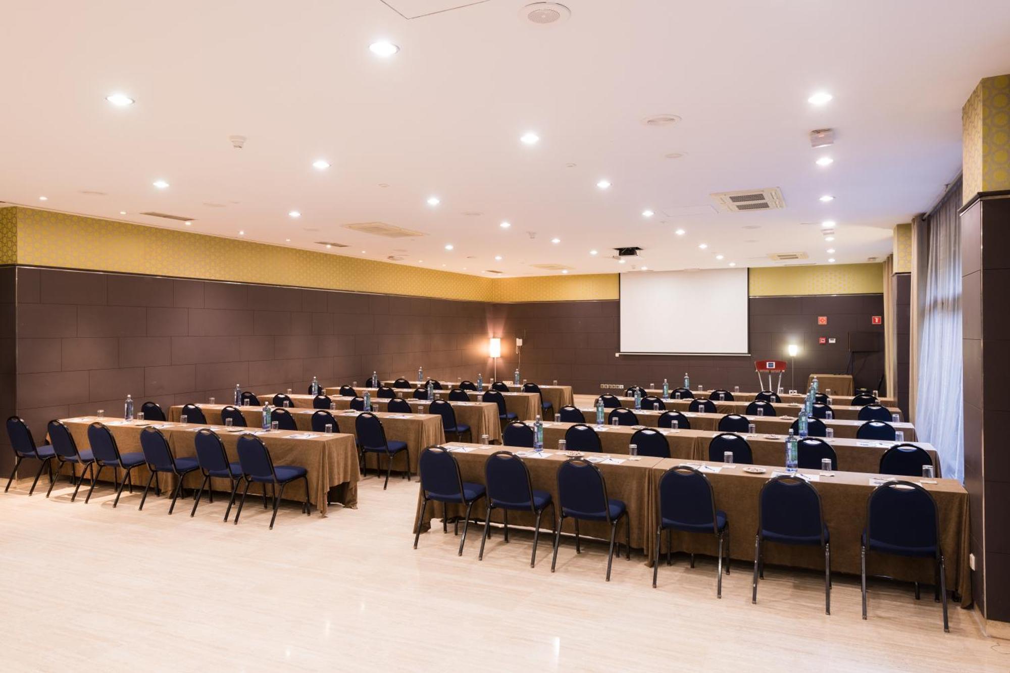 Hotel Ciudad De Валадоид Екстериор снимка