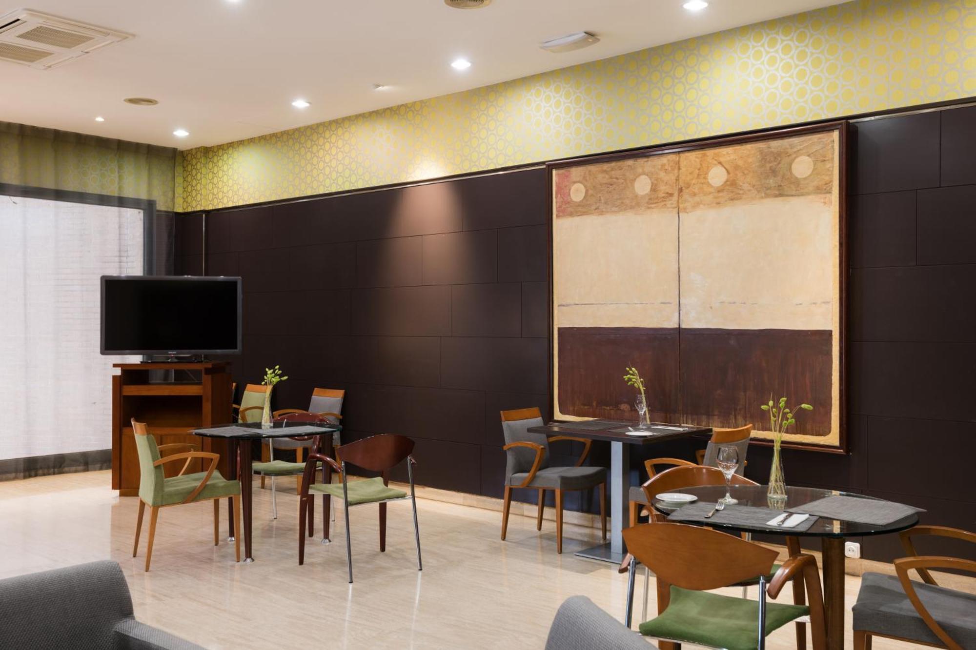 Hotel Ciudad De Валадоид Екстериор снимка
