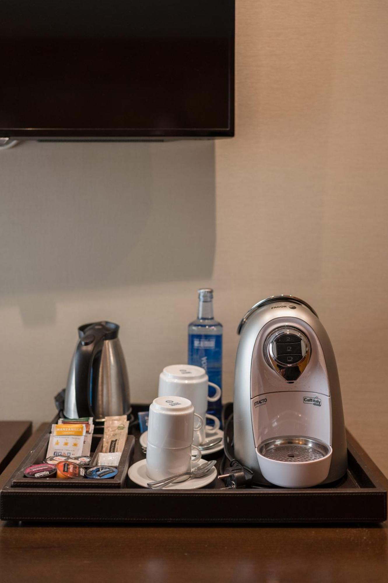Hotel Ciudad De Валадоид Екстериор снимка