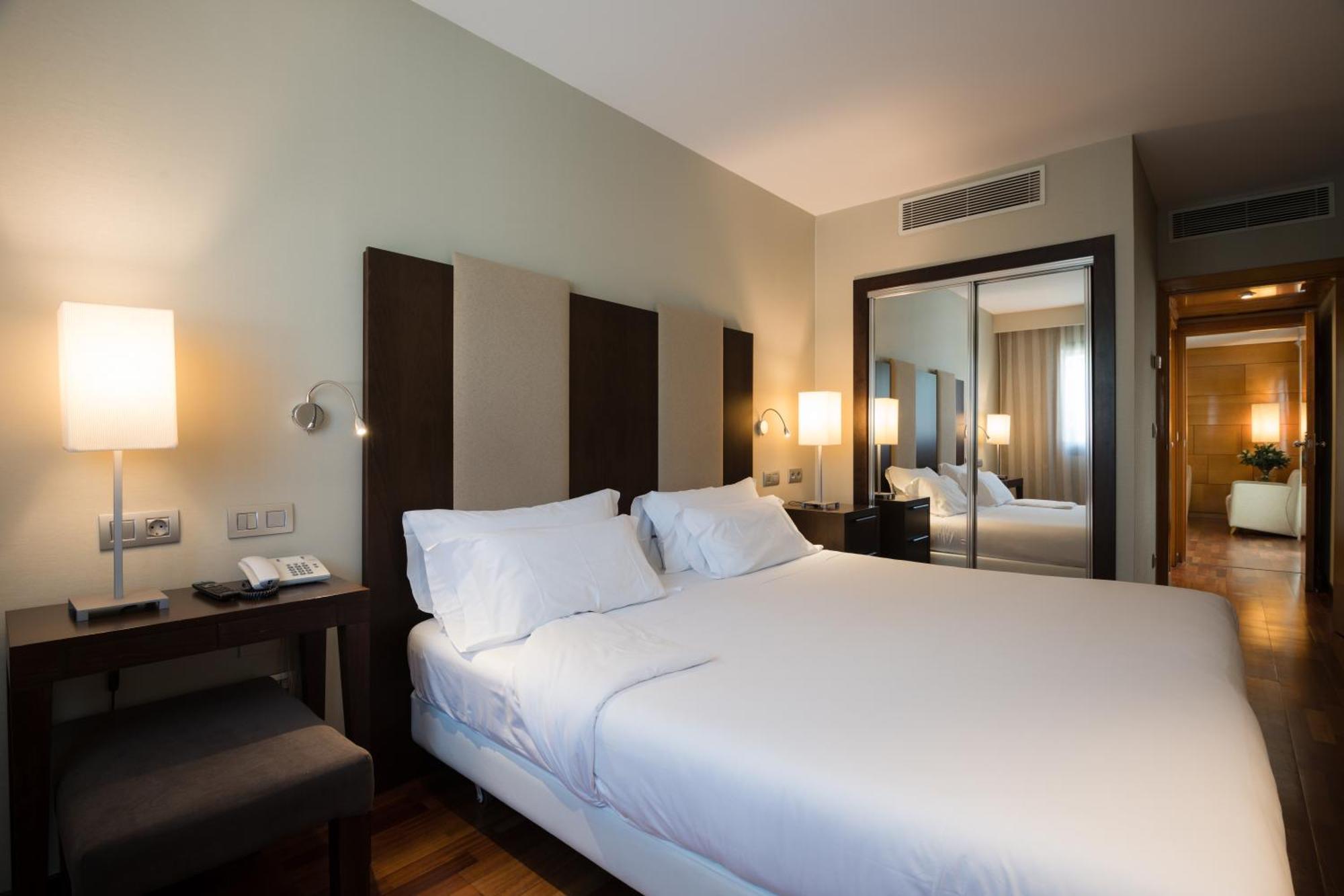 Hotel Ciudad De Валадоид Екстериор снимка