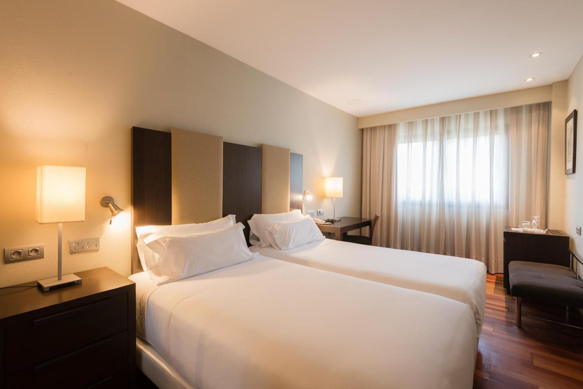 Hotel Ciudad De Валадоид Екстериор снимка