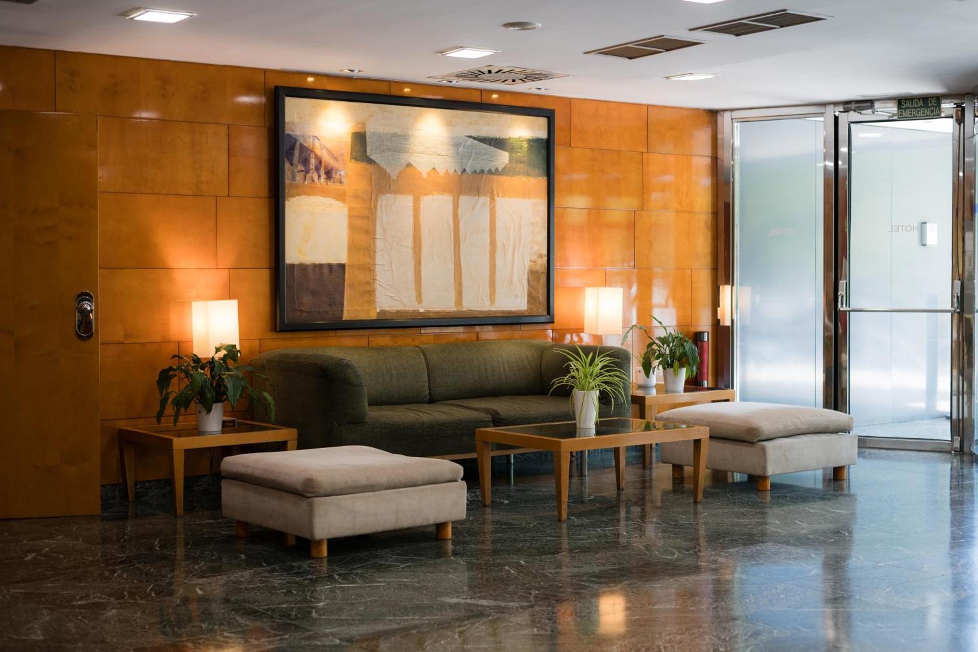 Hotel Ciudad De Валадоид Екстериор снимка