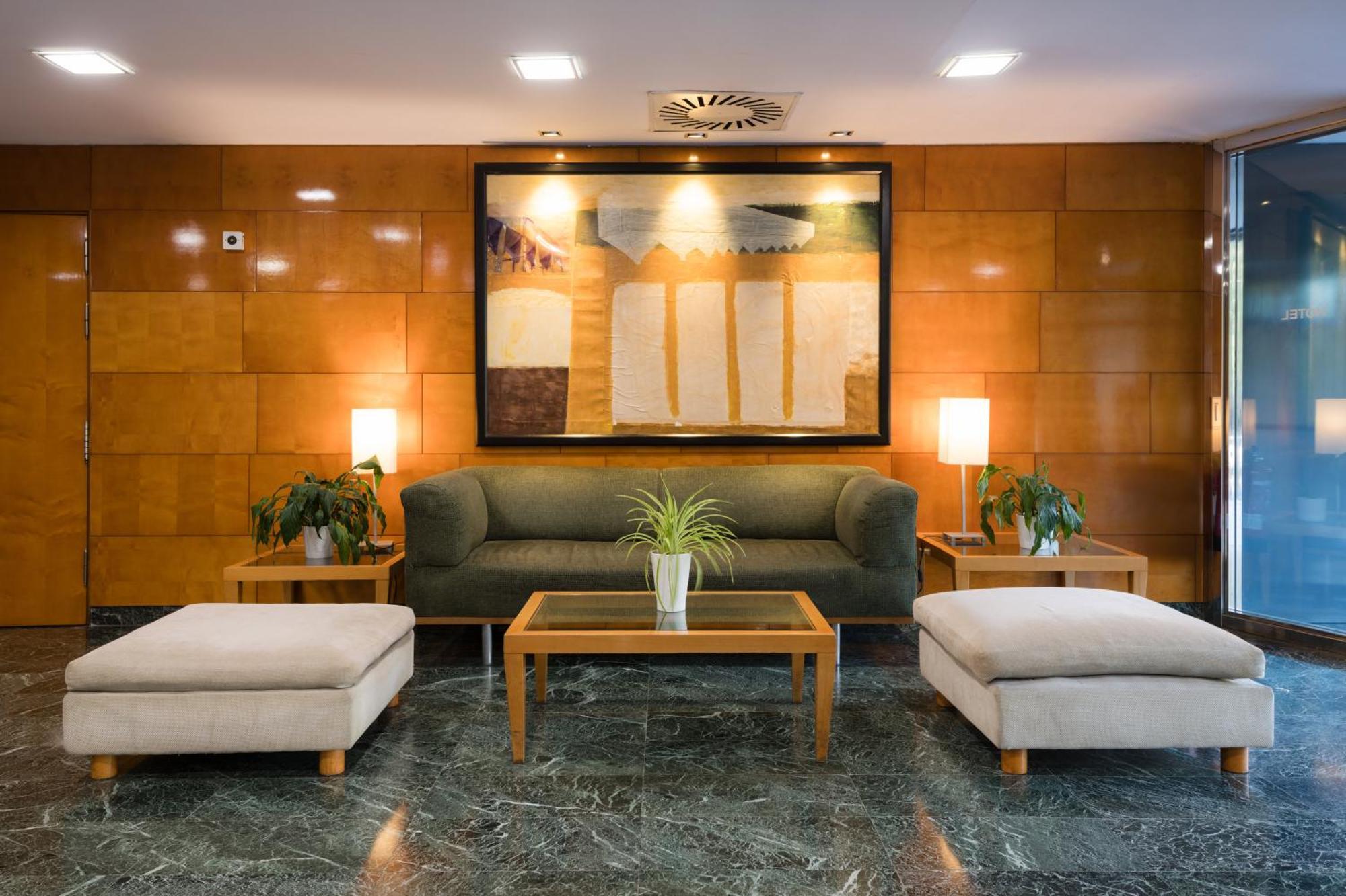 Hotel Ciudad De Валадоид Екстериор снимка