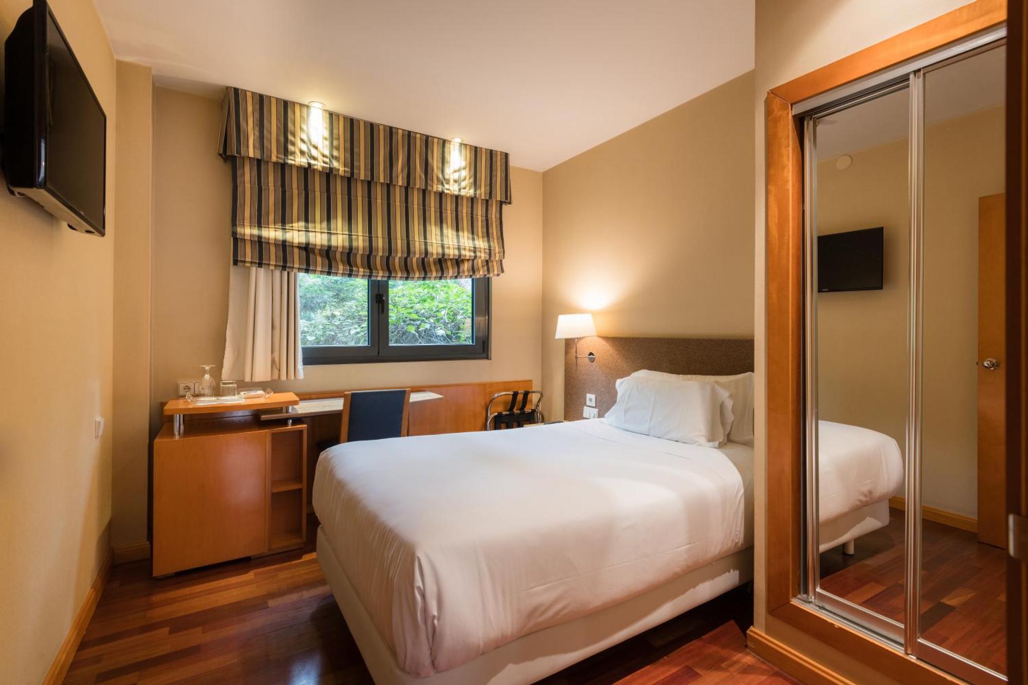 Hotel Ciudad De Валадоид Екстериор снимка