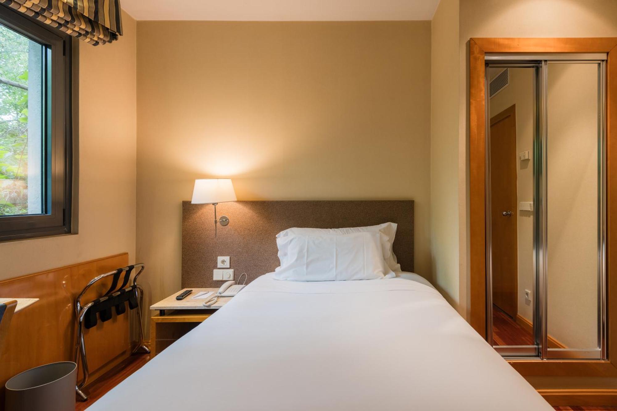 Hotel Ciudad De Валадоид Екстериор снимка
