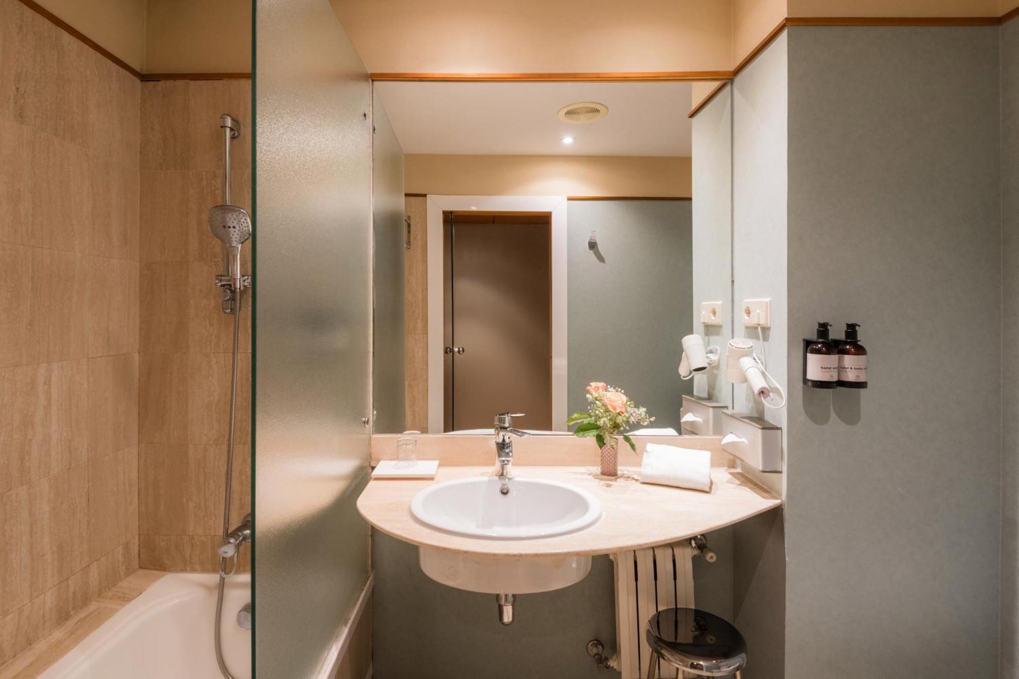 Hotel Ciudad De Валадоид Екстериор снимка